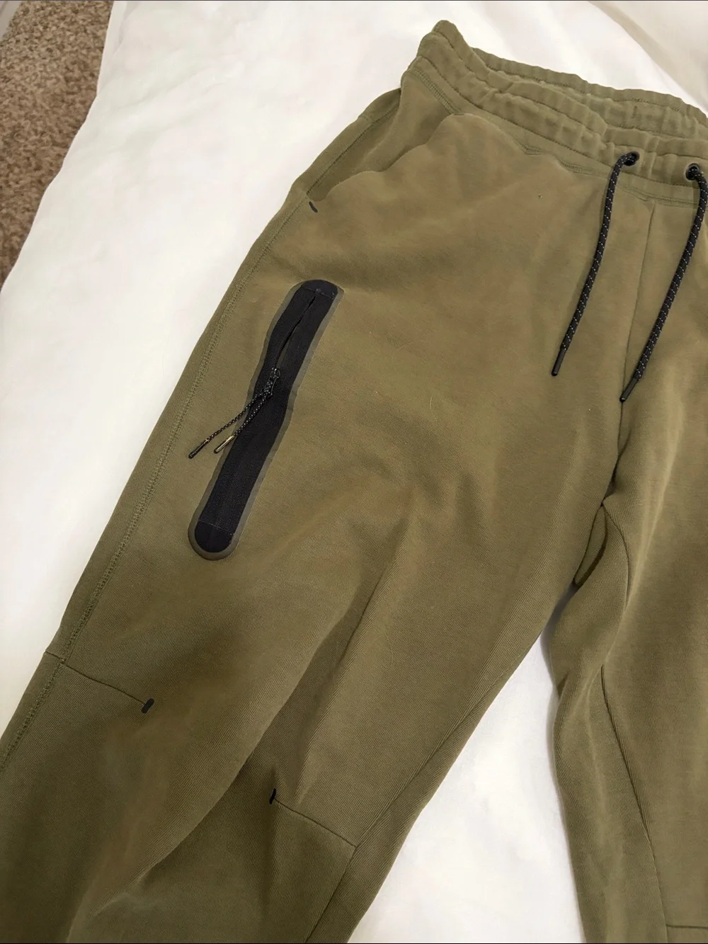 Nike women’s Olive Jogger Sweatpants